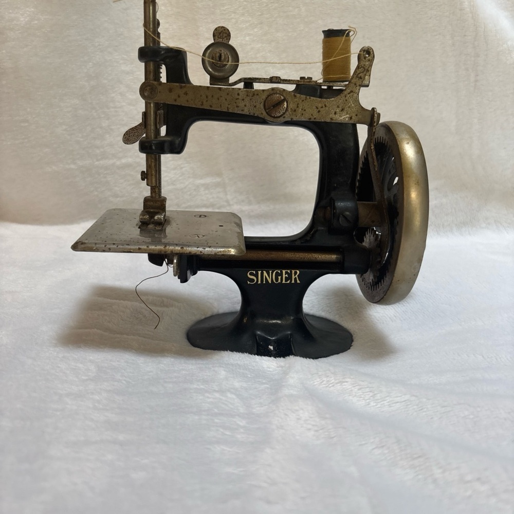 Vintage Singer No. 20 Black Child's Sewing Machine